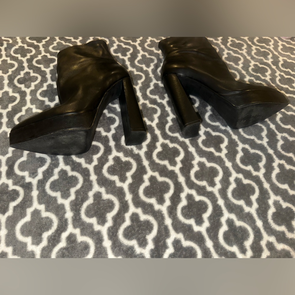 Steve Madden Dalina Black Leather platform heel ankle boots 8.5 - Picture 7 of 9